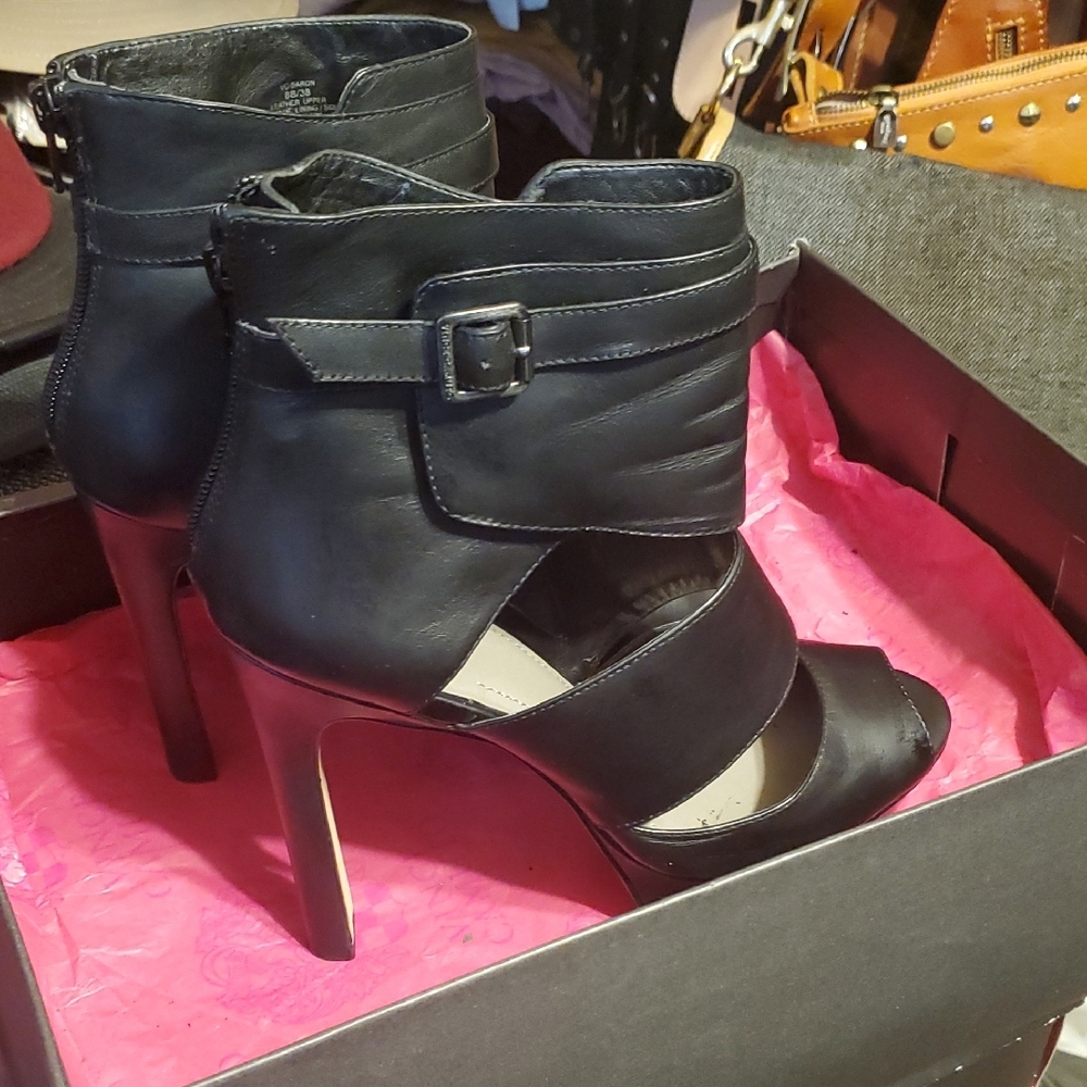 Vince Camuto Black Platform Heels with Strappy Design - Picture 12 of 14